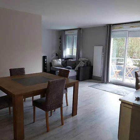 Cosy Avec Terrasse Apartment Cambrai